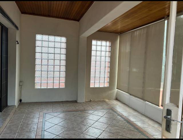 4 BEDROOM HOUSE FOR SALE IN GLENVISTA